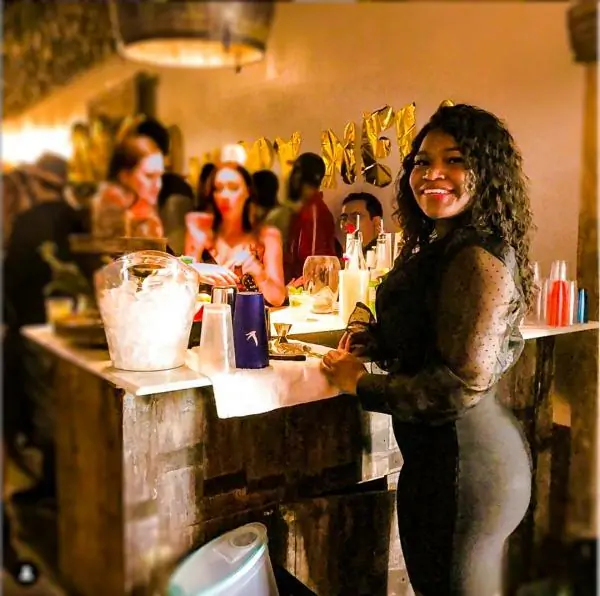 A good looking black female bartender | bartender to hire | Party Shakers